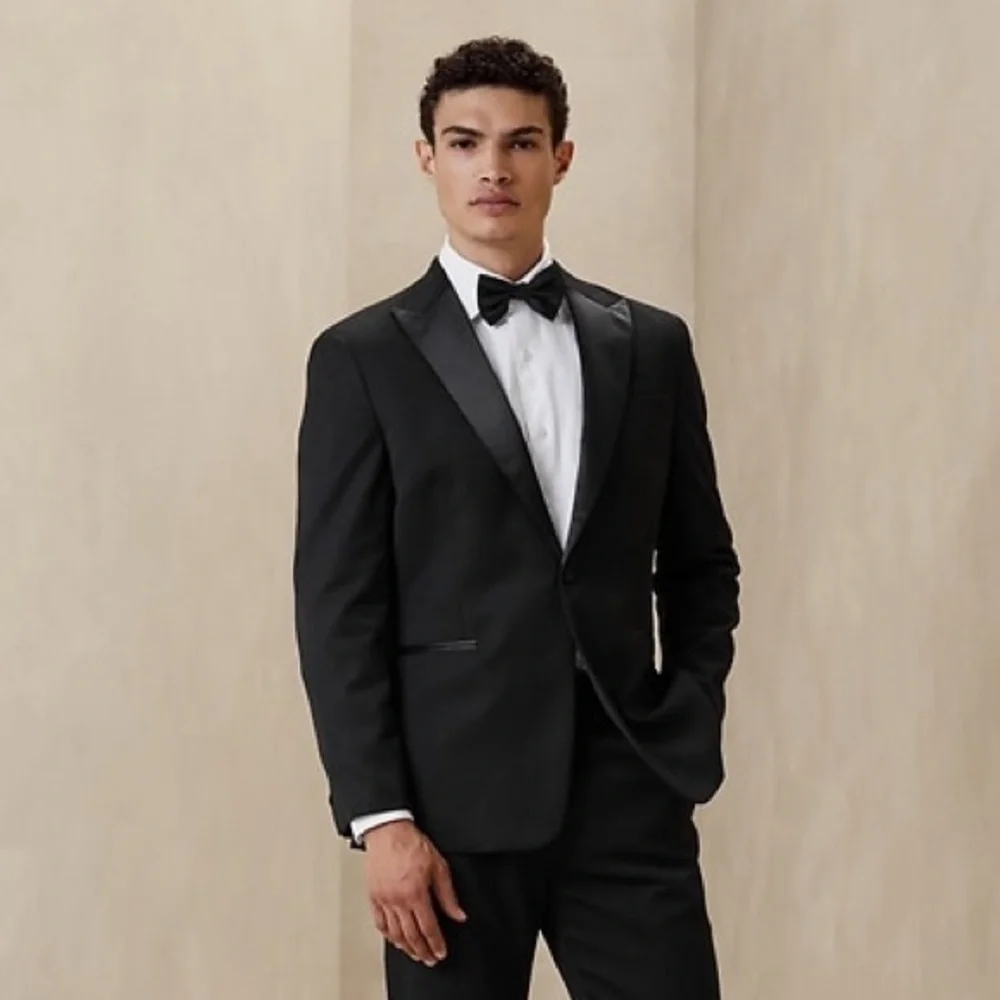 NWT! Banana Republic Men’s Tailored-Fit Tuxedo Suit Jacket - Size 42 SHORT 🎸